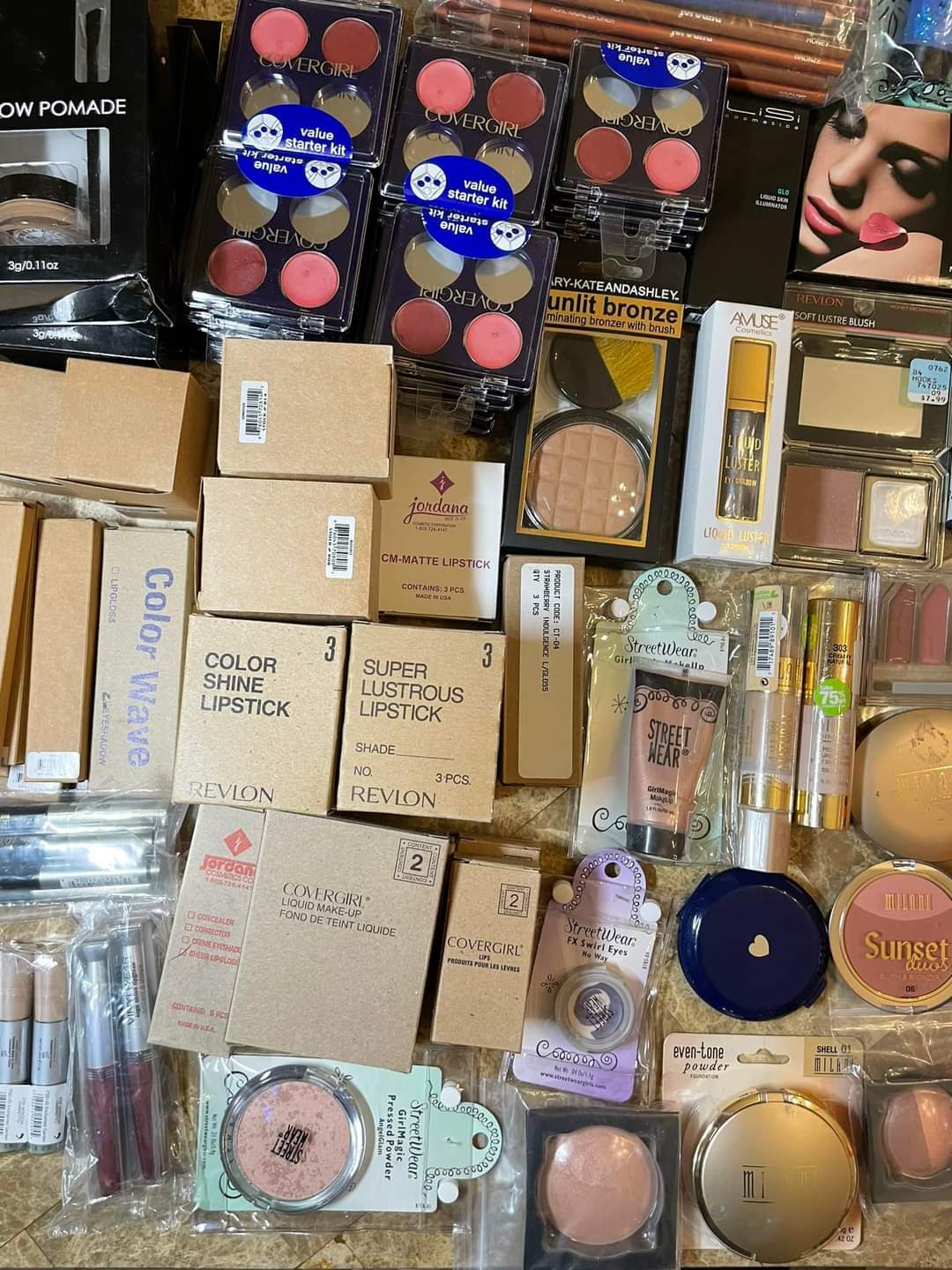 <span style="font-weight: bold;">COSMETICS PALLETS</span><br>