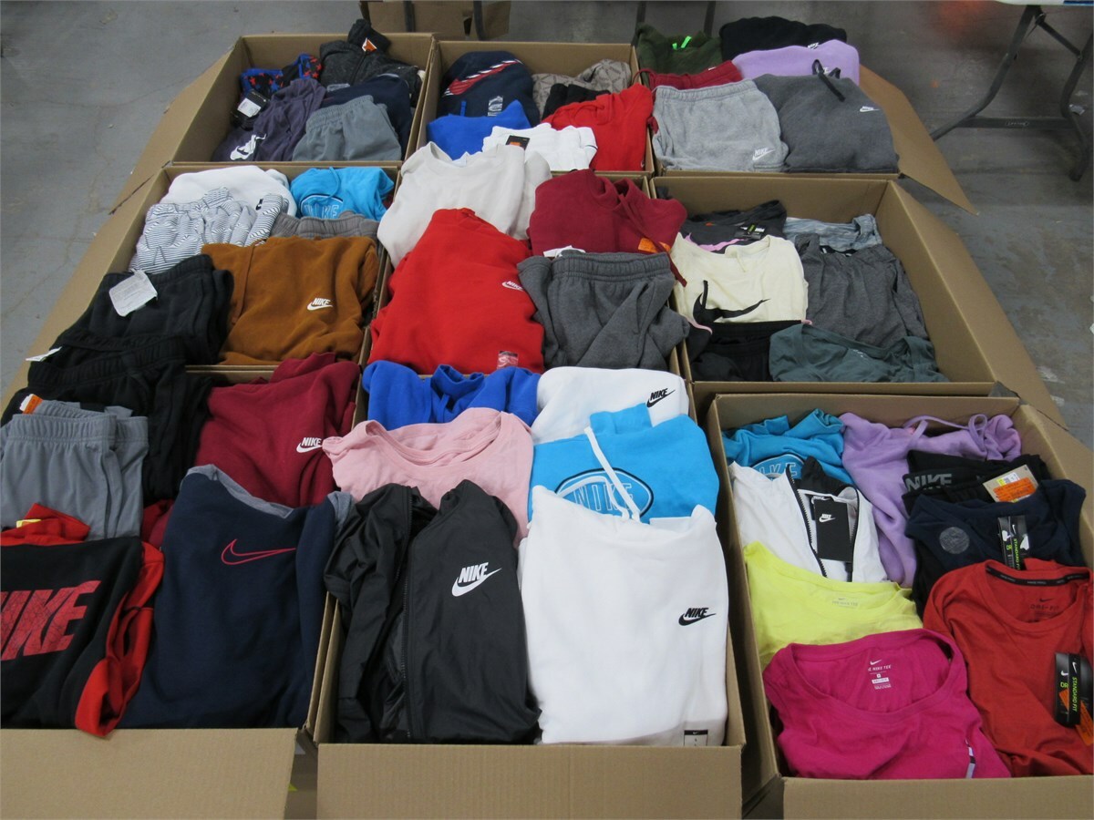 <span style="font-weight: 700;">NIKE</span>